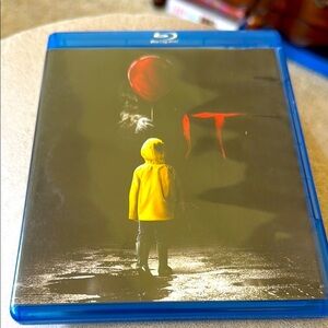 IT Blu-ray Disc EUC Horror Warner Brothers Pennywise